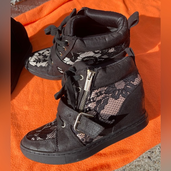 2 boots jennifer lopez lace and xhilaration🤩🤩 - Picture 6 of 13